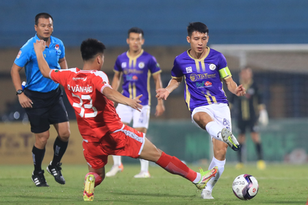 Hà Nội FC ăn mừng chức vô địch V-League 2022 trên sân Hàng Đẫy